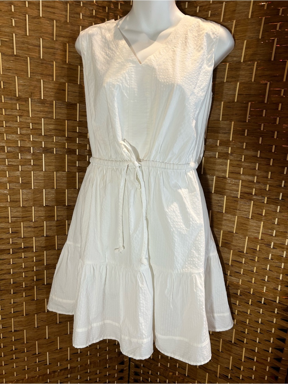 Vineyard Vines White Seersucker Tiered Dress UPF 30 NWT M